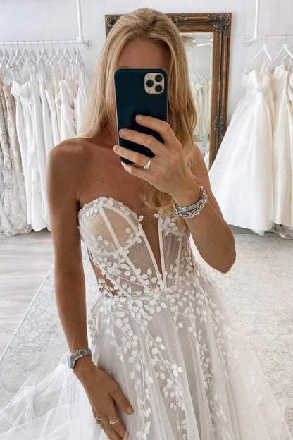 A-line Sweetheart Tulle Appliques Wedding Dresses