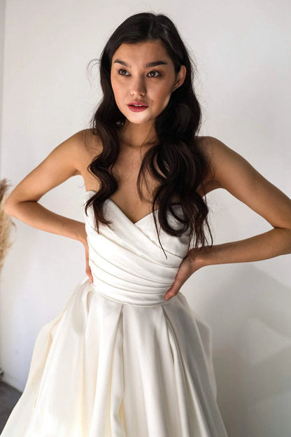 Elegant A-line Sweetheart Long Bridal Dresses with Sweep Train