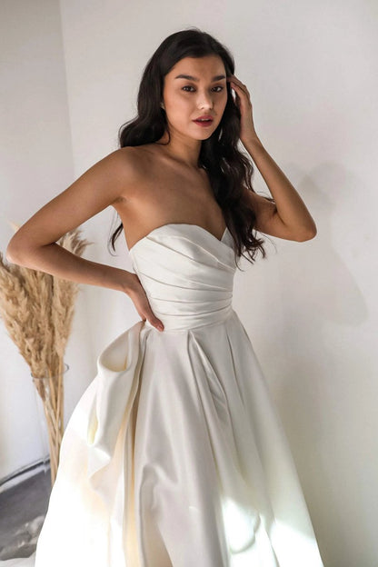 Elegant A-line Sweetheart Long Bridal Dresses with Sweep Train