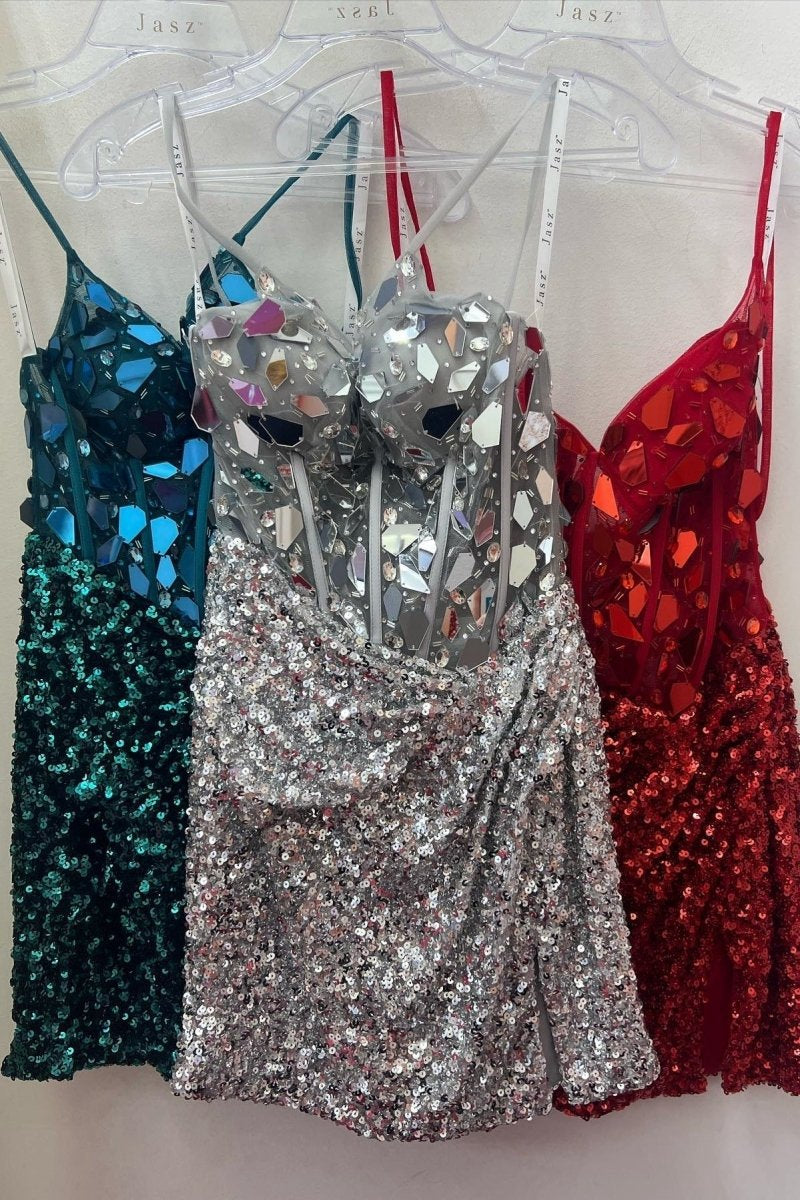 Mirror-Cut Sequins Halter Sheath V Neck Homecoming Dresses