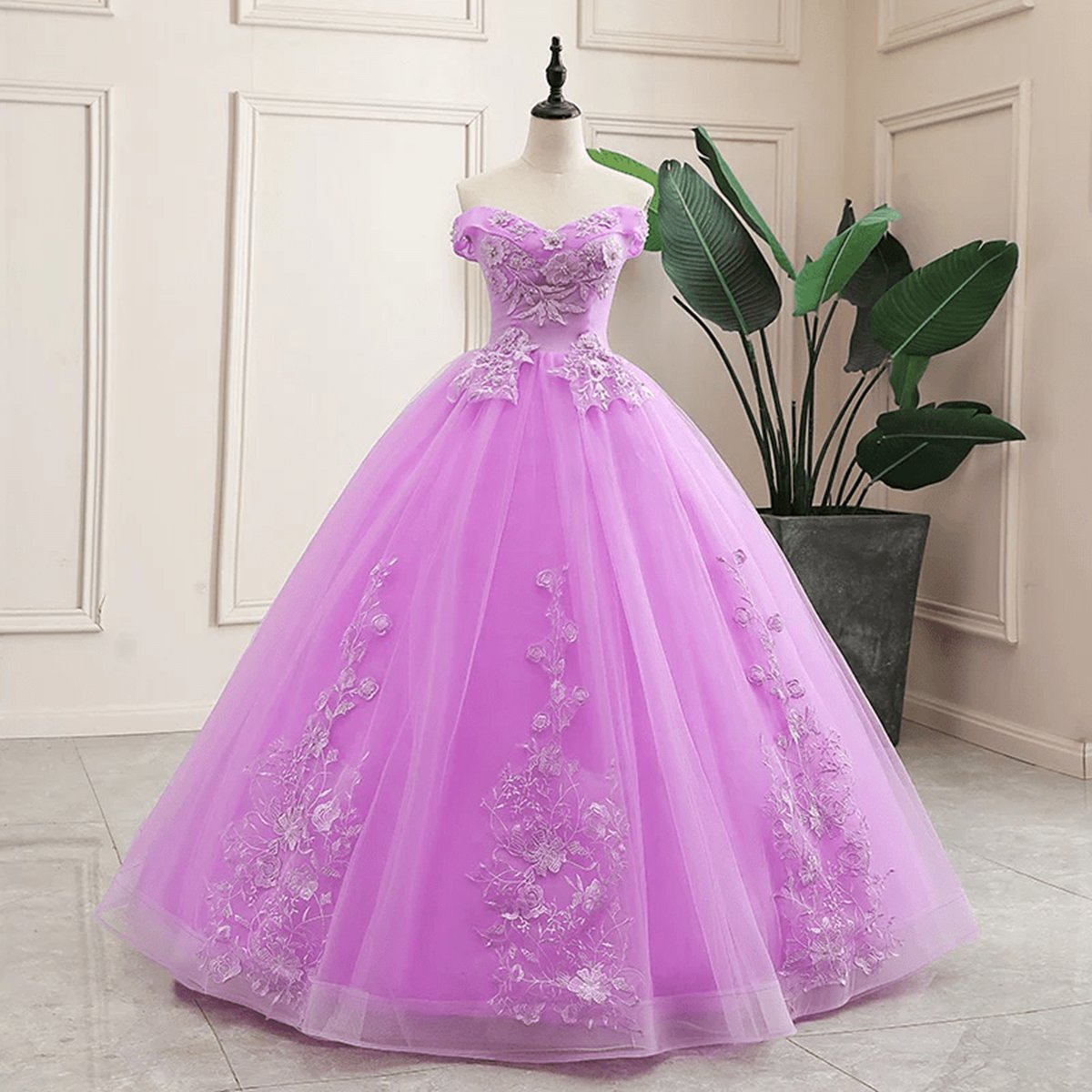 Off the Shoulder Quinceanera Dresses Ball Gown with Appliqued