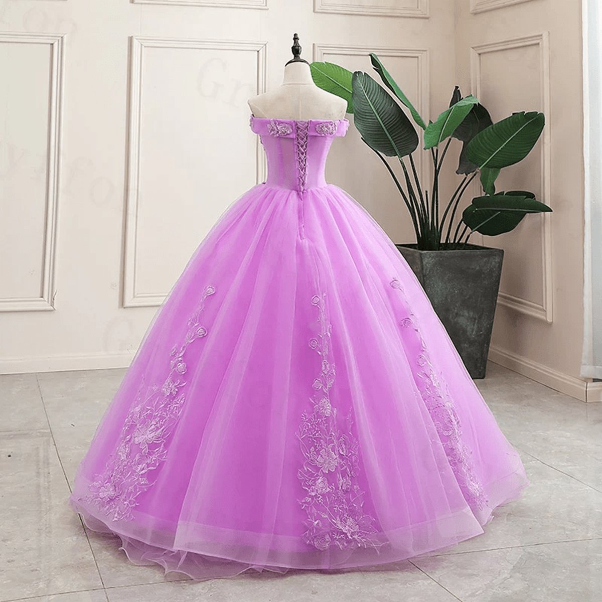 Off the Shoulder Quinceanera Dresses Ball Gown with Appliqued
