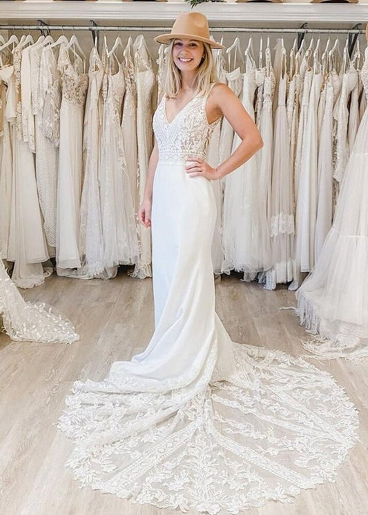 Boho Mermaid V-neck Bridal Dresses with Lace Chapel Train
