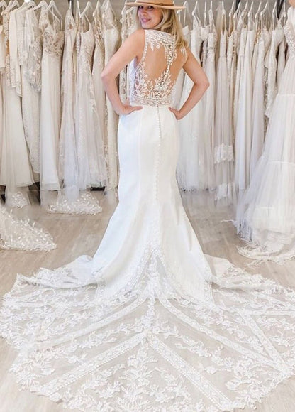 Boho Mermaid V-neck Bridal Dresses with Lace Chapel Train