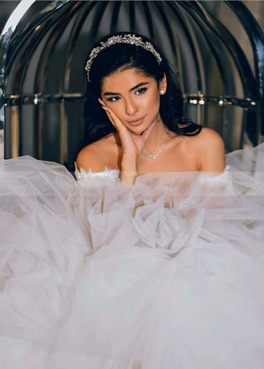 Sleeveless Beading Off-the-Shoulder Ball Gown Wedding Dresses with Train