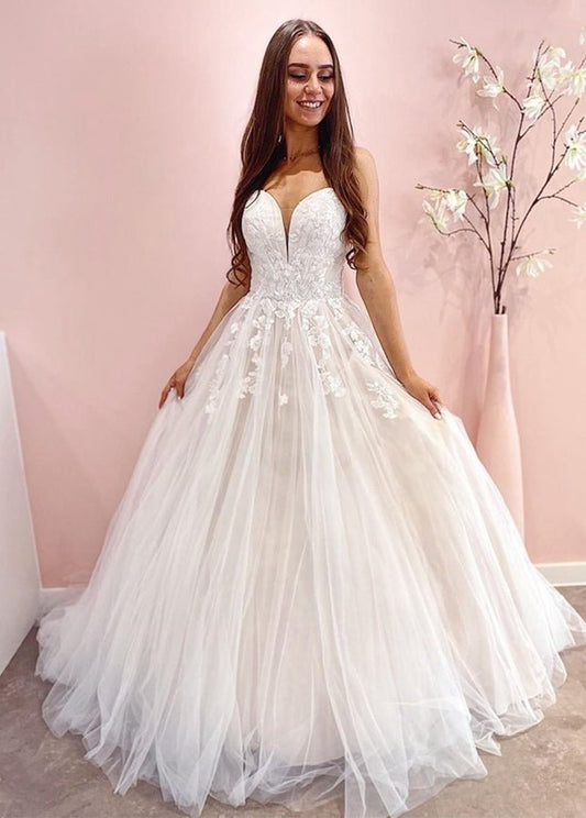 Classic Sweetheart A-line Sleeveless Appliqued Tulle Wedding Dresses