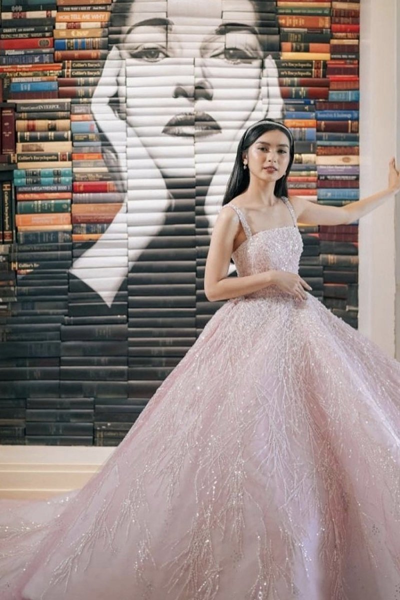 Straps Sequin Beaded Long Ball Gown Quinceanera Dresses