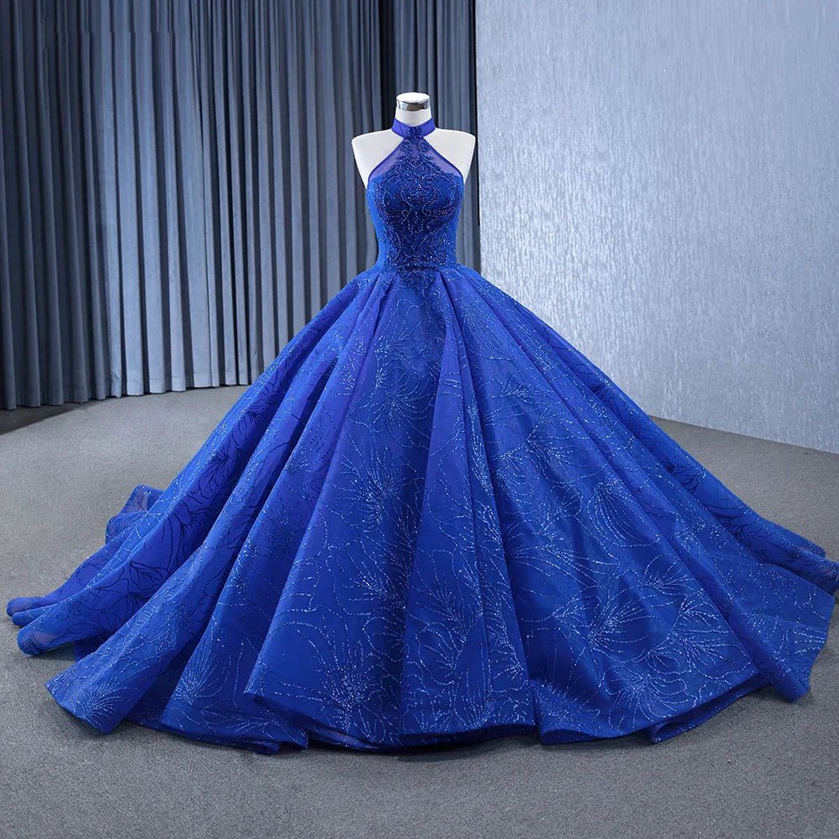 Ball Gown Halter Sleeveless Quinceanera Dresses