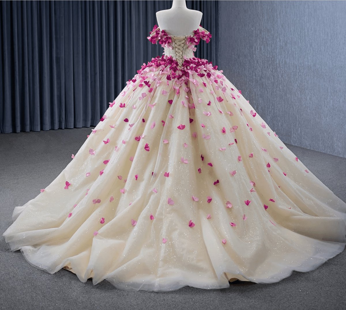 Romantic Heart Off-the-Shoulder Tulle Quinceañera Dresses