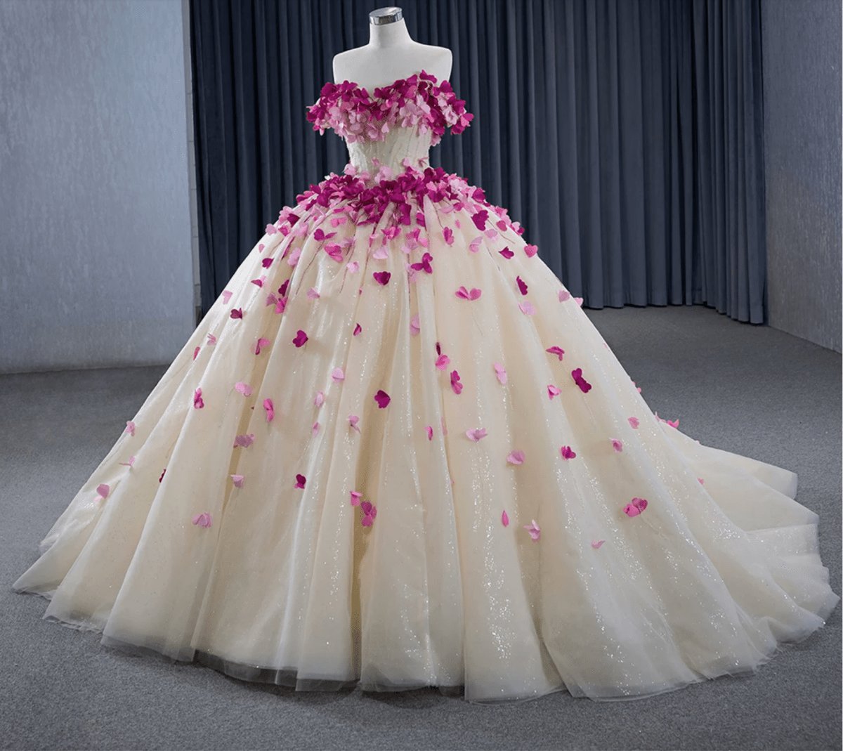 Romantic Heart Off-the-Shoulder Tulle Quinceañera Dresses