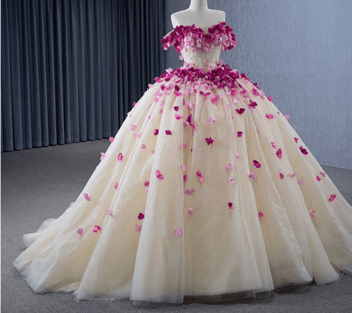 Romantic Heart Off-the-Shoulder Tulle Quinceañera Dresses