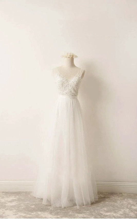 A-line Tulle Lace V Neck Wedding Dresses with Sweep Train