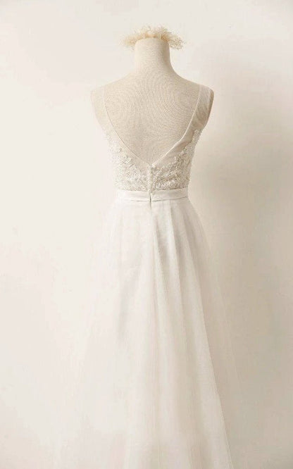 A-line Tulle Lace V Neck Wedding Dresses with Sweep Train