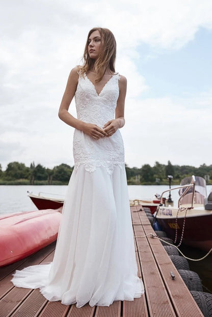Dreaming Lace and Tulle Wedding Dresses with Court Train