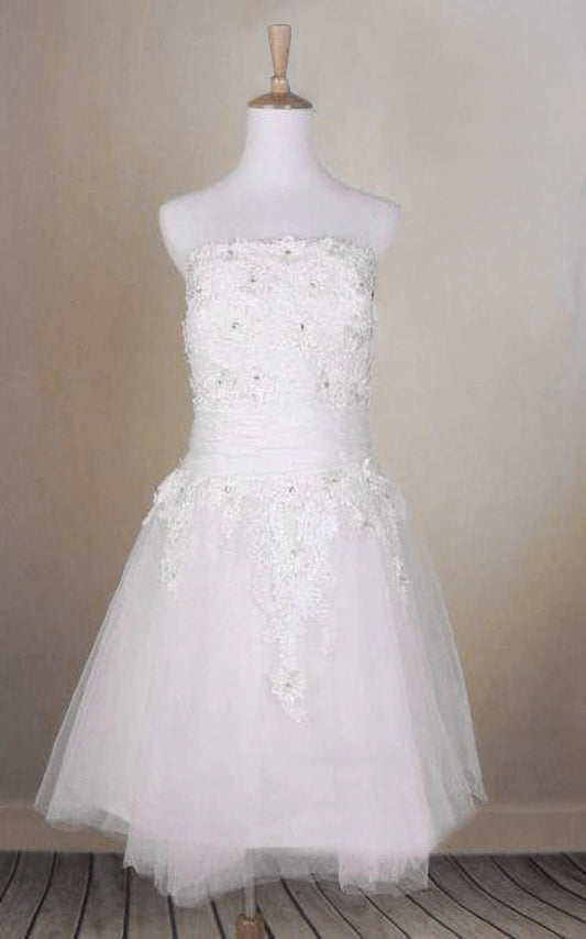 Beaded Short Tulle Wedding Dresses with Lace Bodice and Straight Neckline