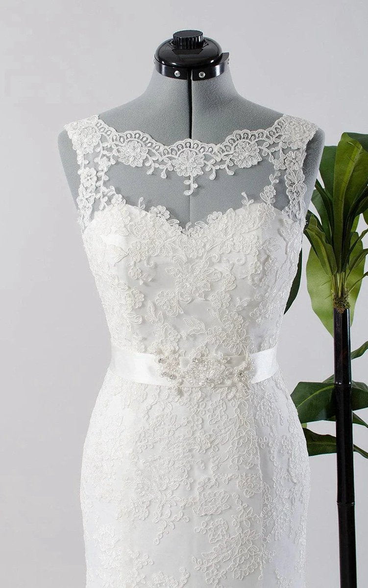 Mermaid Sleeveless Lace Appliques Backless Wedding Dresses with Sash