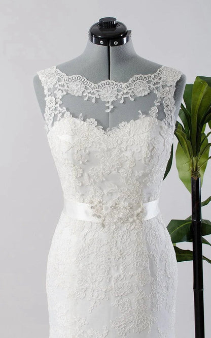 Mermaid Sleeveless Lace Appliques Backless Wedding Dresses with Sash