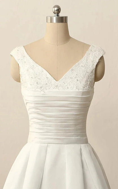 Short V-Neck Pleats Beading Appliques Zipper Satin Wedding Dresses