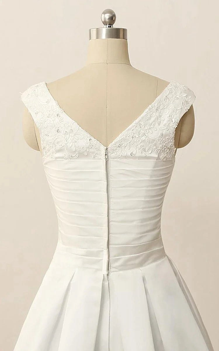 Short V-Neck Pleats Beading Appliques Zipper Satin Wedding Dresses