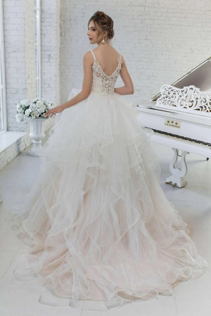 Tulle Ball Gown Ruffled Spaghetti-Straps Sleeveless Wedding Dresses with Appliques