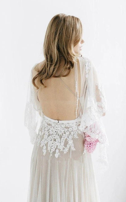 Ethereal V-Neck Bat Sleeve Tulle Dresses with Pleats And Appliques