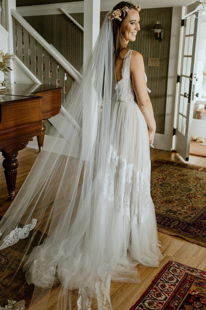 Boho V-Neck Lace Tulle Wedding Dresses