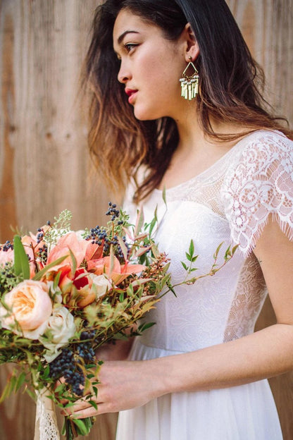 Scoop Neck Short Sleeve A-line Chiffon Wedding Dresses with Lace Hem