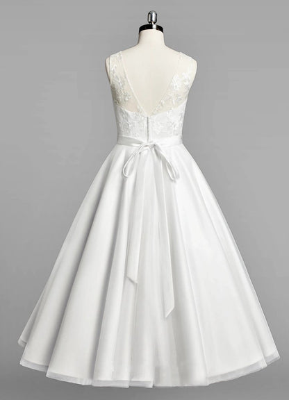 Scoop Neck Sleeveless A-line Tulle Tea-Length Wedding Dresses with Beaded Sash