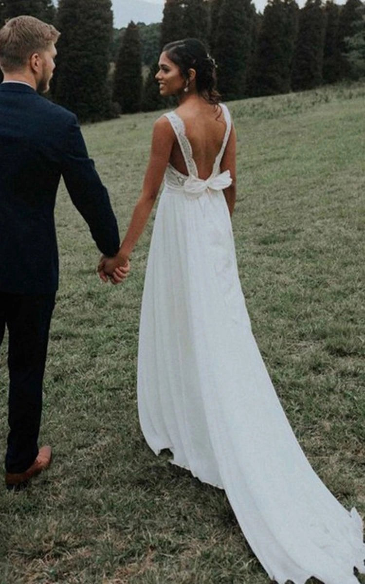 Bohemian A-line Sweep-Train Chiffon Lace Scalloped Sleeveless Wedding Dresses