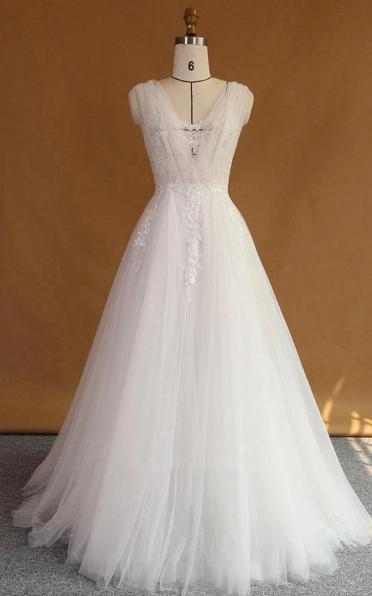 A-line Strapped V-Neck Lace Satin Dresses with Appliques Low-V Back