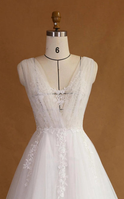A-line Strapped V-Neck Lace Satin Dresses with Appliques Low-V Back