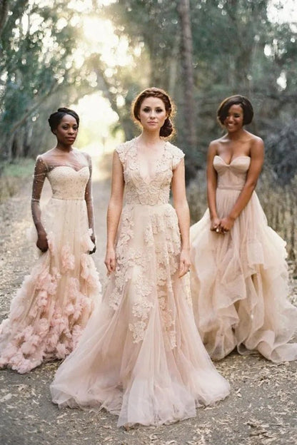High Quality V-neck Sleeveless Floor-length Wedding Dresses with Lace