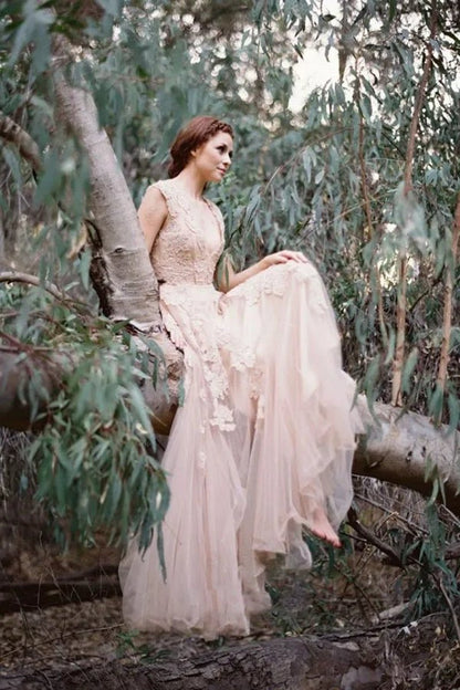 High Quality V-neck Sleeveless Floor-length Wedding Dresses with Lace