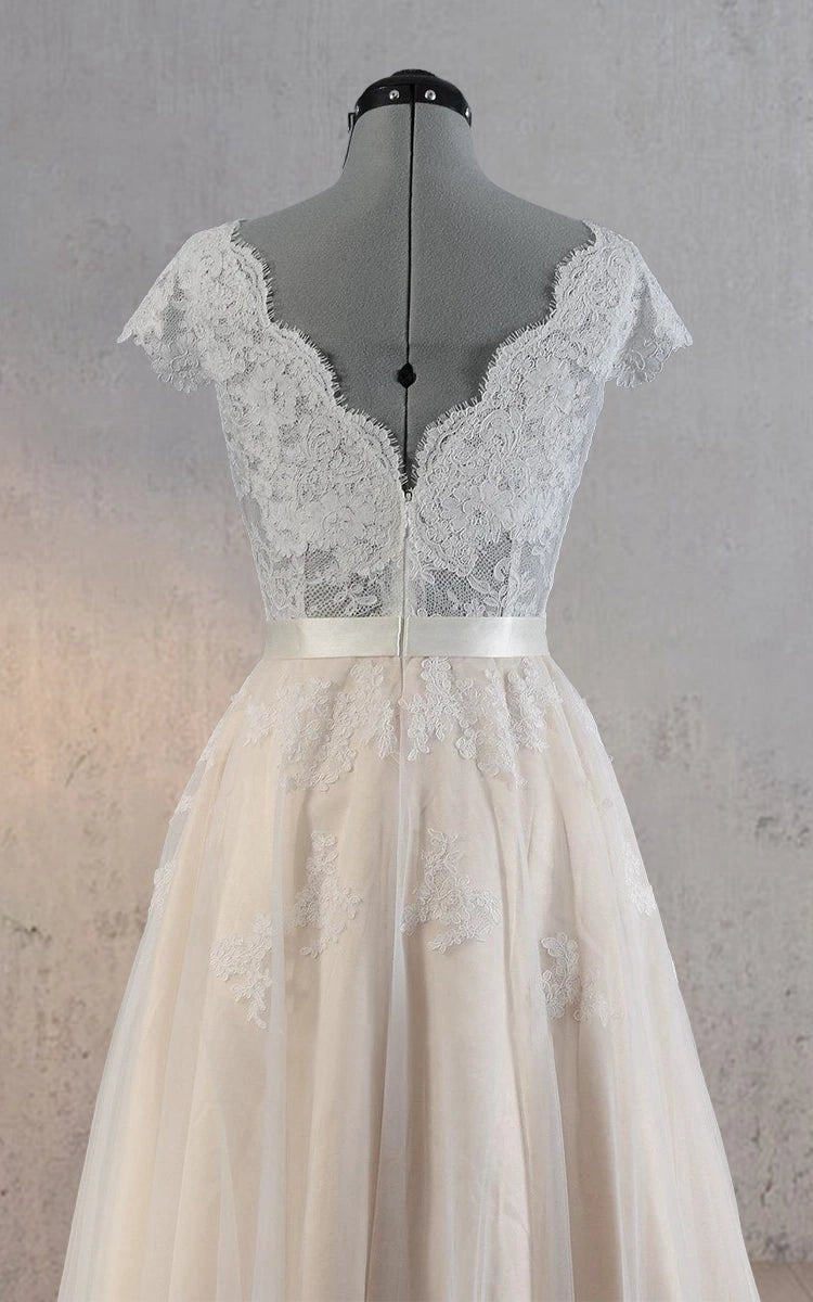 Cap Sleeve V-Neck Lace Wedding Dresses with Tulle Skirt and V-Back
