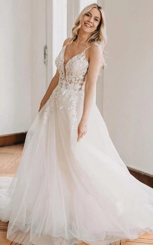 Bohemian A-line Floor-length Lace Tulle Spaghetti V-neck Sleeveless Wedding Dresses