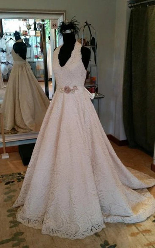 Elegant Sleeveless Pleated Lace Halter A-line Wedding Dresses