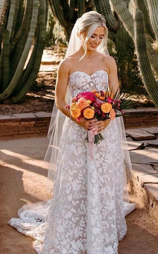 Bohemian A-line Sweetheart Garden Lace Wedding Dresses with Open Back And Appliques