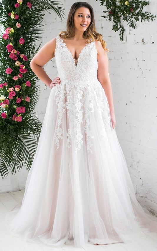 A-line Romantic Tulle Plunging Neckline Wedding Dresses with Appliques