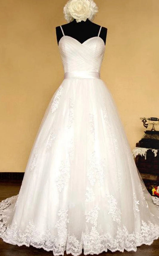 Spaghetti Crisscross Organza Wedding Dresses with Sash And Lace-Up Back