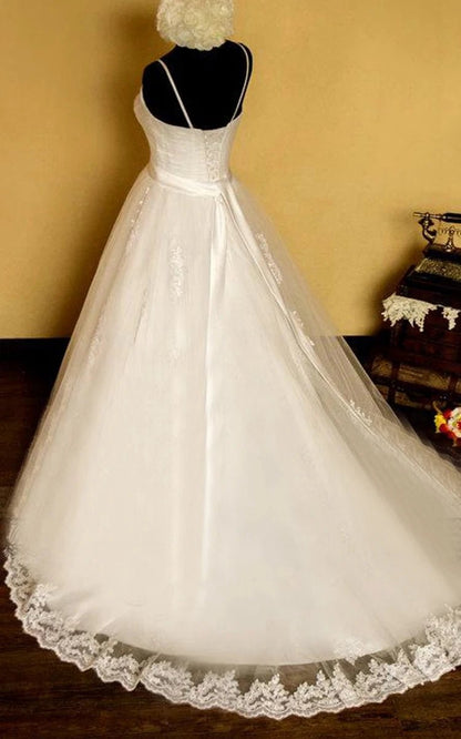 Spaghetti Crisscross Organza Wedding Dresses with Sash And Lace-Up Back