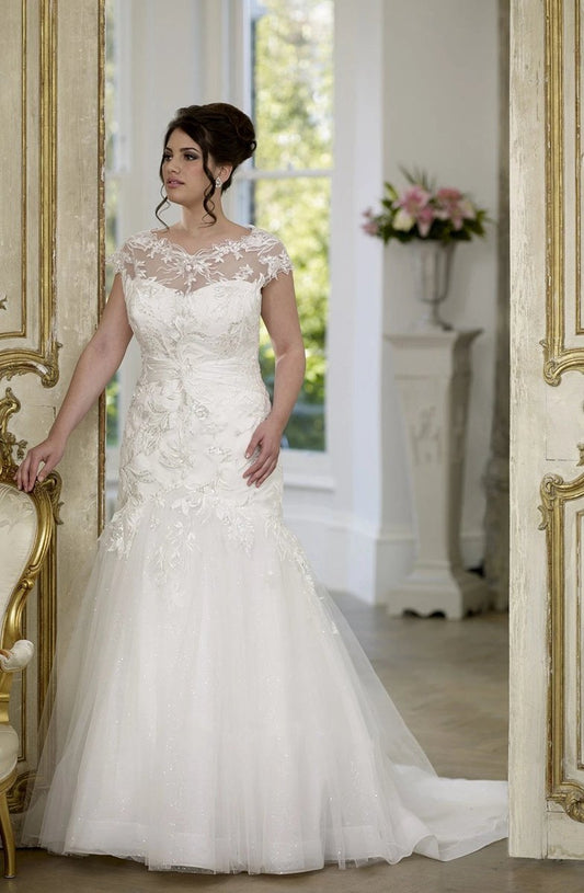 Trumpet Long Scoop Neck Short Sleeve Tulle Court Train Corset Back Ruffles Dresses