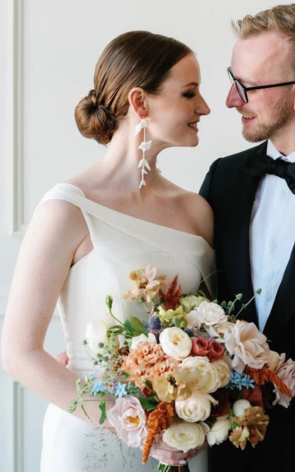 Mermaid One-shoulder Satin Wedding Dresses Sleeveless with Court Train