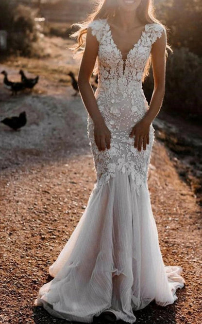 Boho Mermaid Wedding Dresses Floral V-neck Casual Gown with Open Back and Lace Appliques