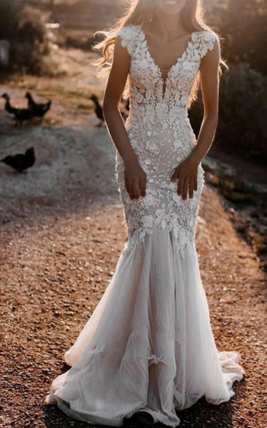 Boho Mermaid Wedding Dresses Floral V-neck Casual Gown with Open Back and Lace Appliques