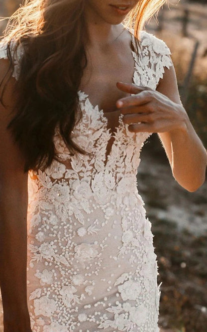 Boho Mermaid Wedding Dresses Floral V-neck Casual Gown with Open Back and Lace Appliques