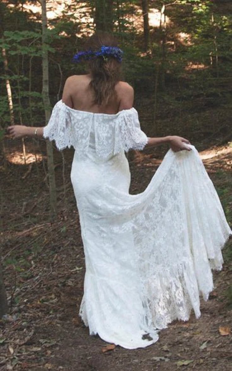 Boho Off-Shoulder Sheath Scalloped Lace Wedding Dresses with Long Train