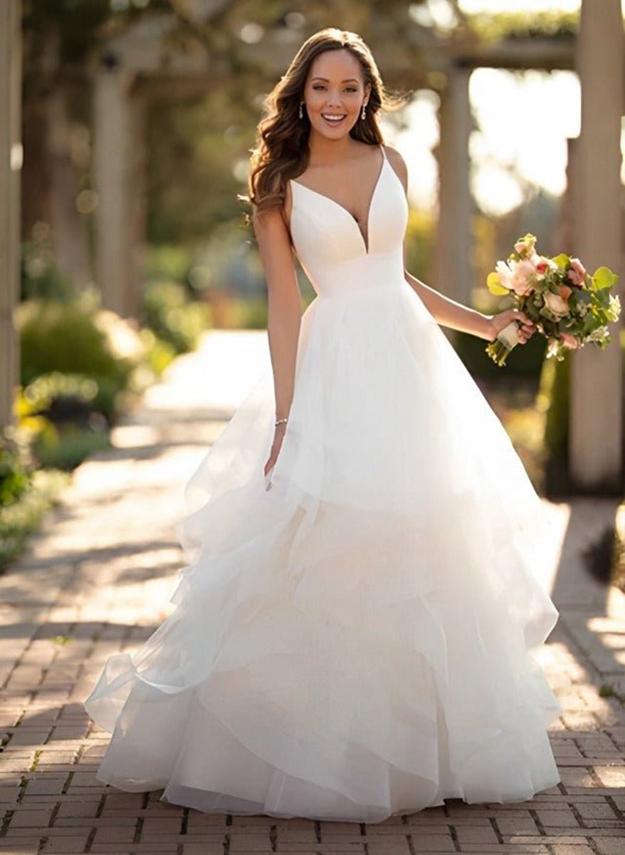 Classic Ball Gown Wedding Dresses with Tulle Cascading Ruffles