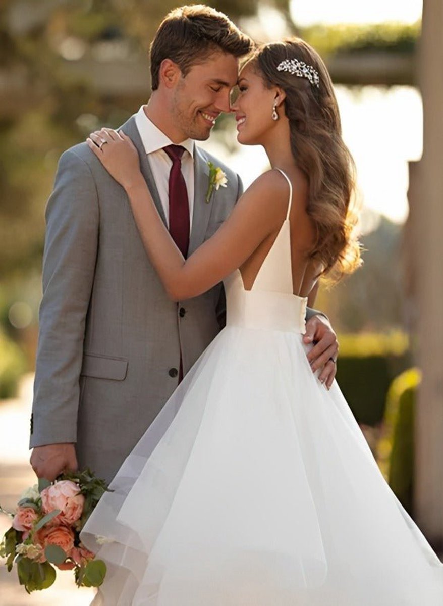 Classic Ball Gown Wedding Dresses with Tulle Cascading Ruffles