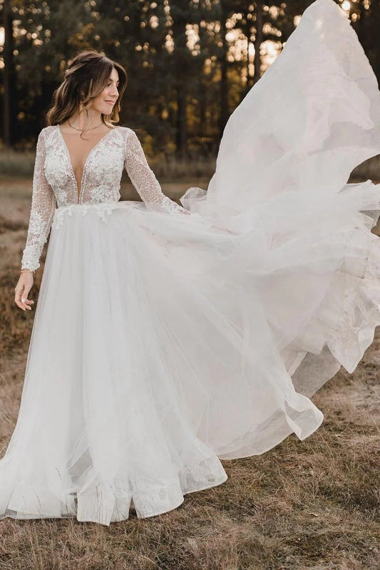 Elegant A-line V Neck Tulle Wedding Dresses with Lace