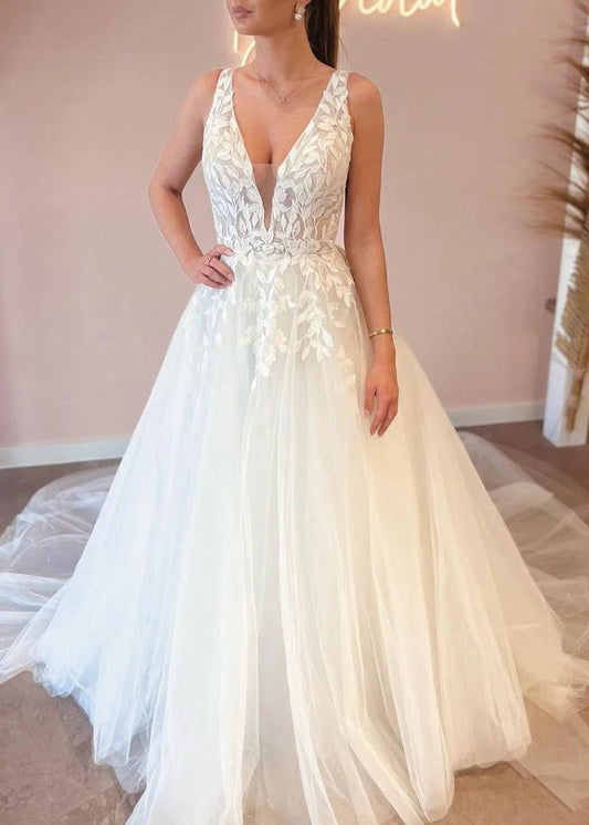 Elegant A-line V Neck Tulle Wedding Dresses with Appliques